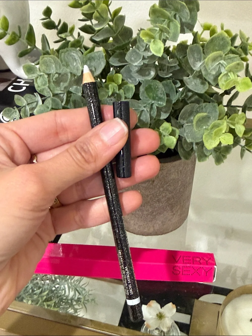 VS White Sparkling Eye Liner